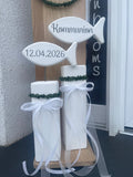 Stele mit Fisch zur Taufe & Kommunion - Mit Kränzchen & Schleife in 2 Größen