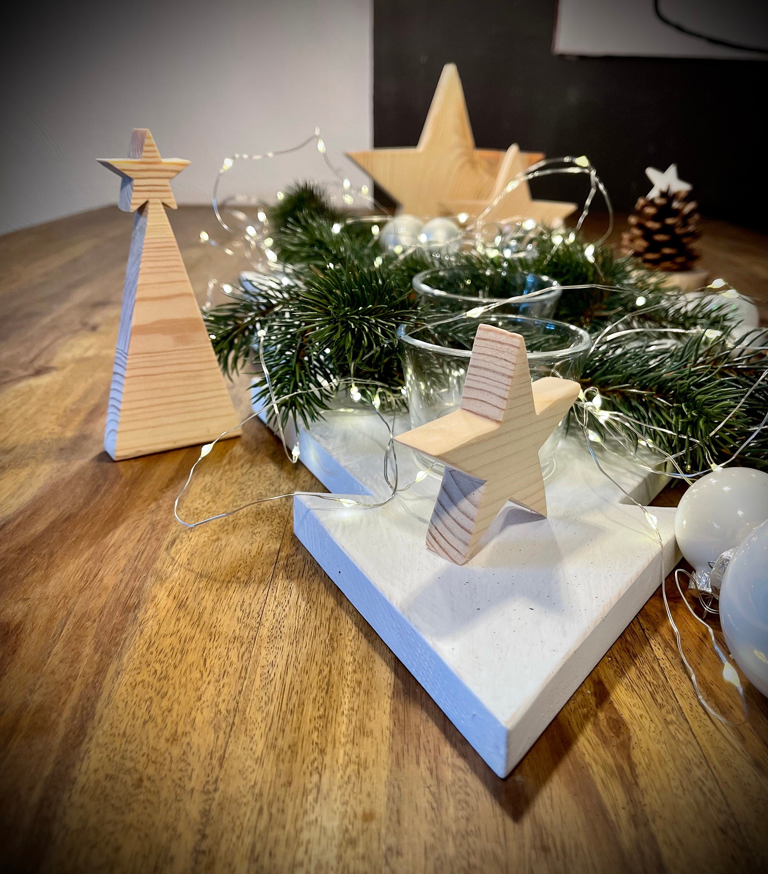 Adventskranz aus Holz - Nachhaltiger Tannenbaum-Kerzenhalter für Weihnachten