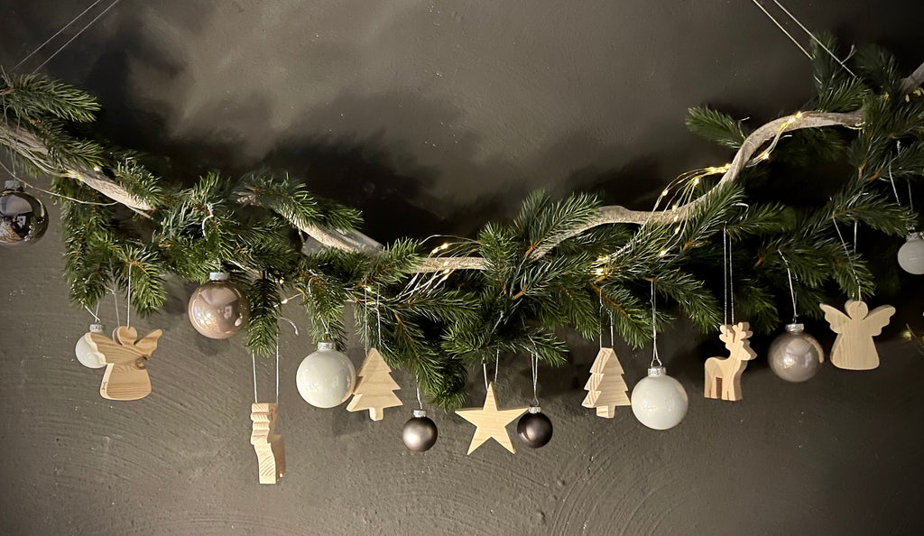 Weihnachtsbaumschmuck 4er-Set aus Holz - Engel, Rentier, Tannenbaum, Stern