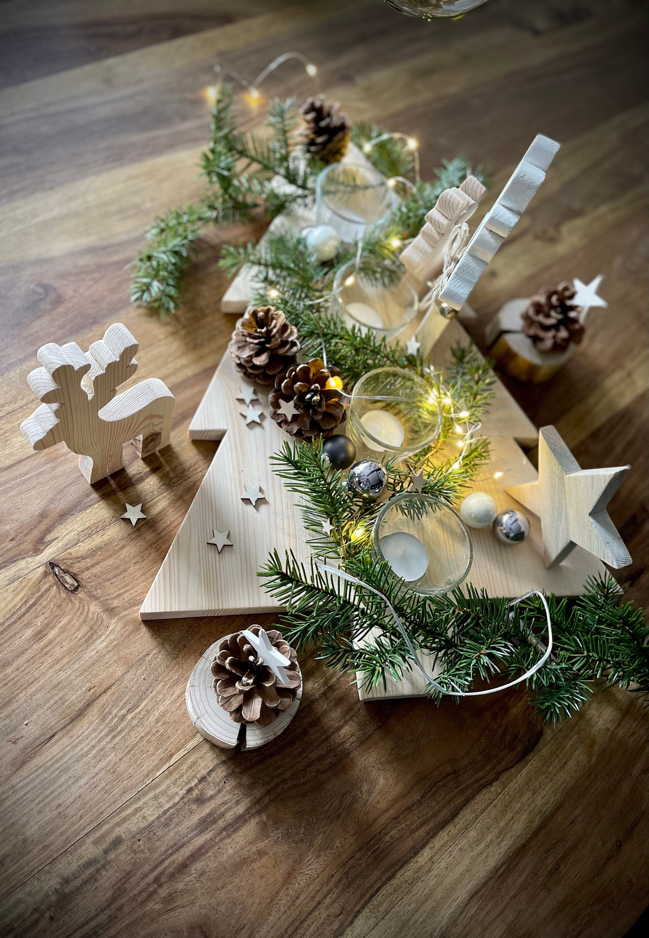 Adventskranz aus Holz - Nachhaltiger Tannenbaum-Kerzenhalter für Weihnachten