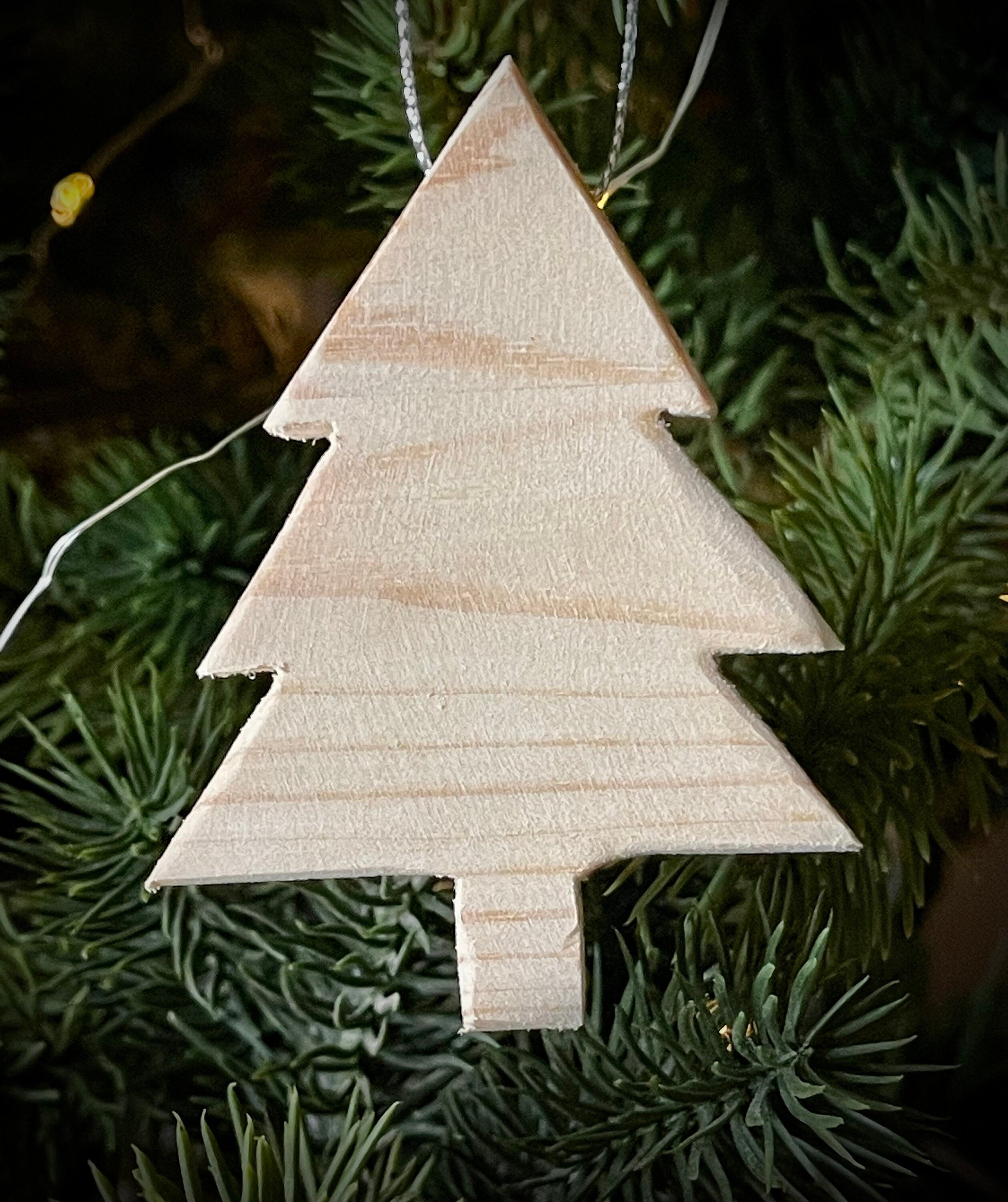 Weihnachtsbaumschmuck aus Holz - Verschiedene Motive nachhaltig & handgefertigt