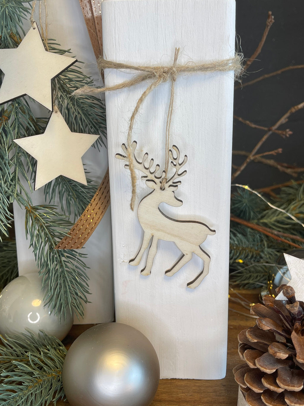 Stele mit Stern aus Holz - Weihnachtsdeko & Adventsdeko