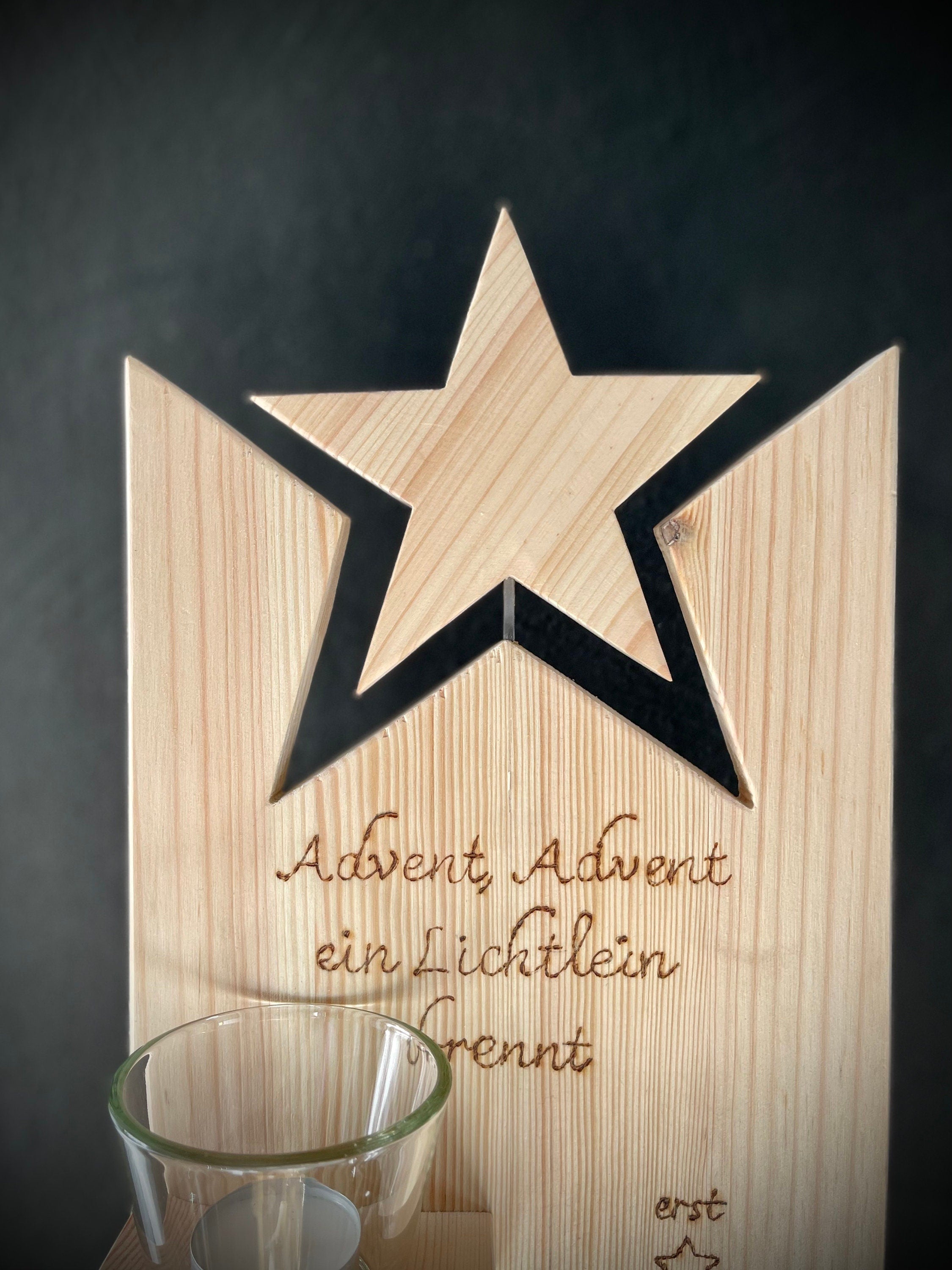Adventsbaum aus Holz - Adventskranz Stele für Weihnachten