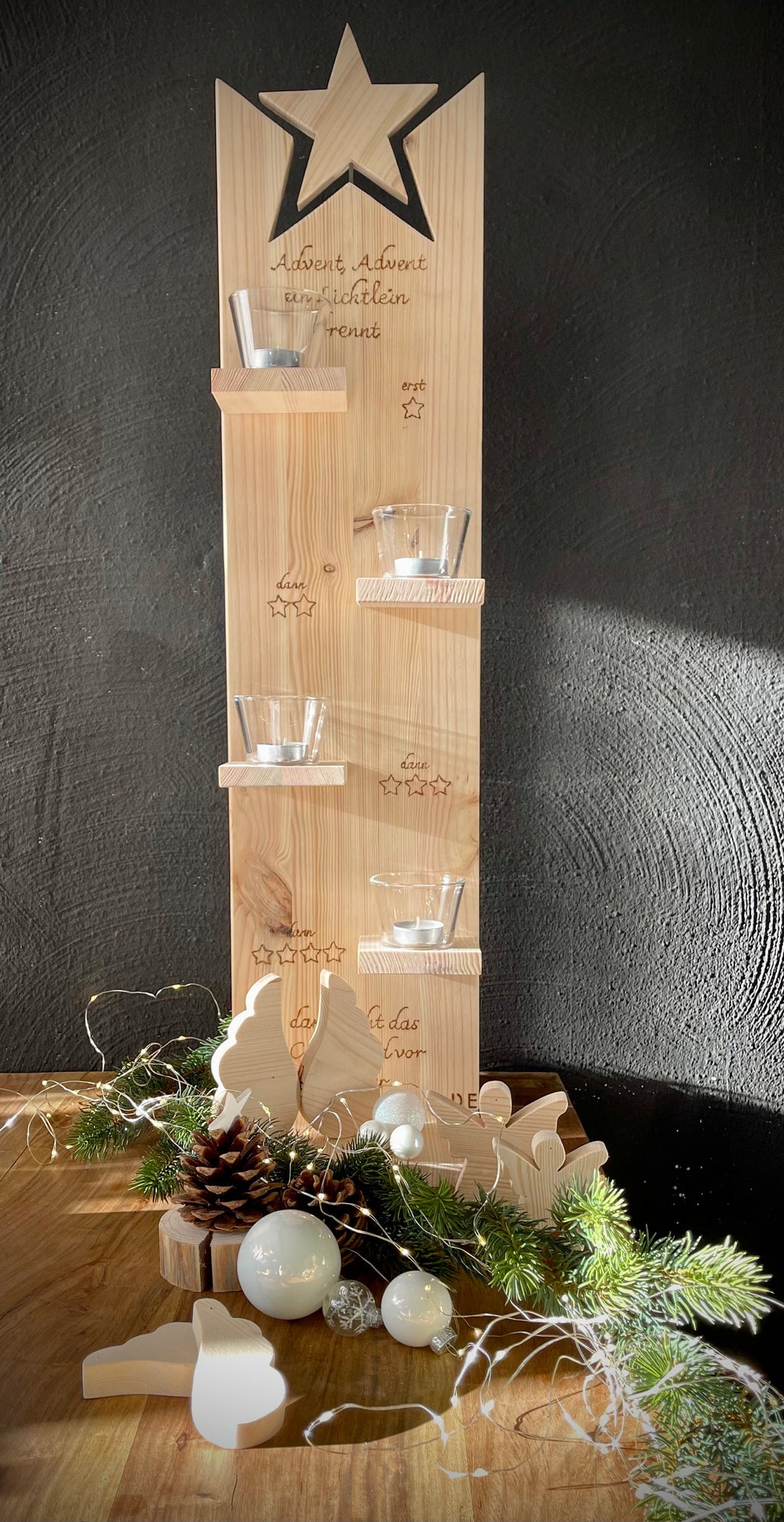 Adventsbaum aus Holz