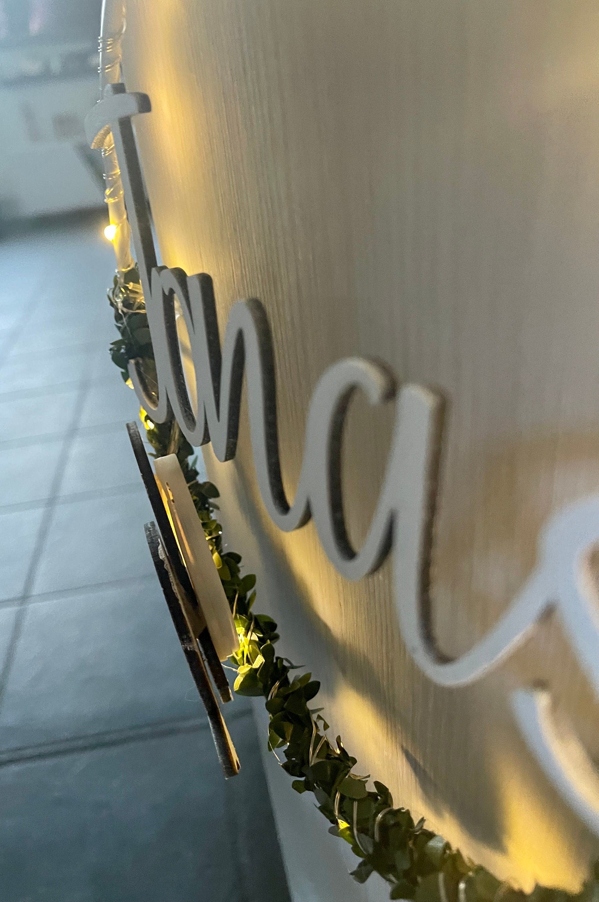 Türkranz mit Namen zur Taufe, Kommunion & Konfirmation - Personalisiert mit Lichterkette