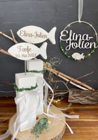 Deko-Set zur Taufe & Kommunion - 2 Stelen mit Fischen, Türkranz & Lichterkette