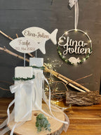 Deko-Set zur Taufe & Kommunion - 2 Stelen mit Fischen, Türkranz & Lichterkette