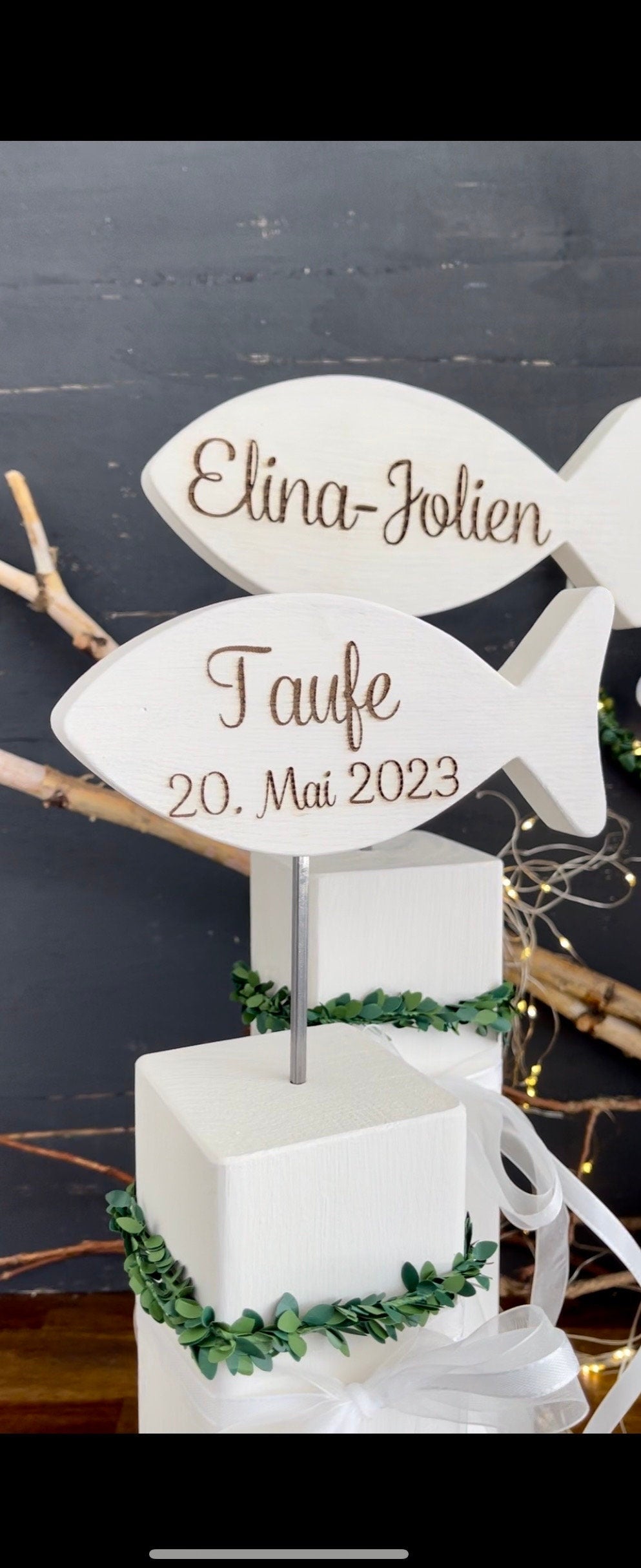 Deko-Set zur Taufe & Kommunion - 2 Stelen mit Fischen, Türkranz & Lichterkette