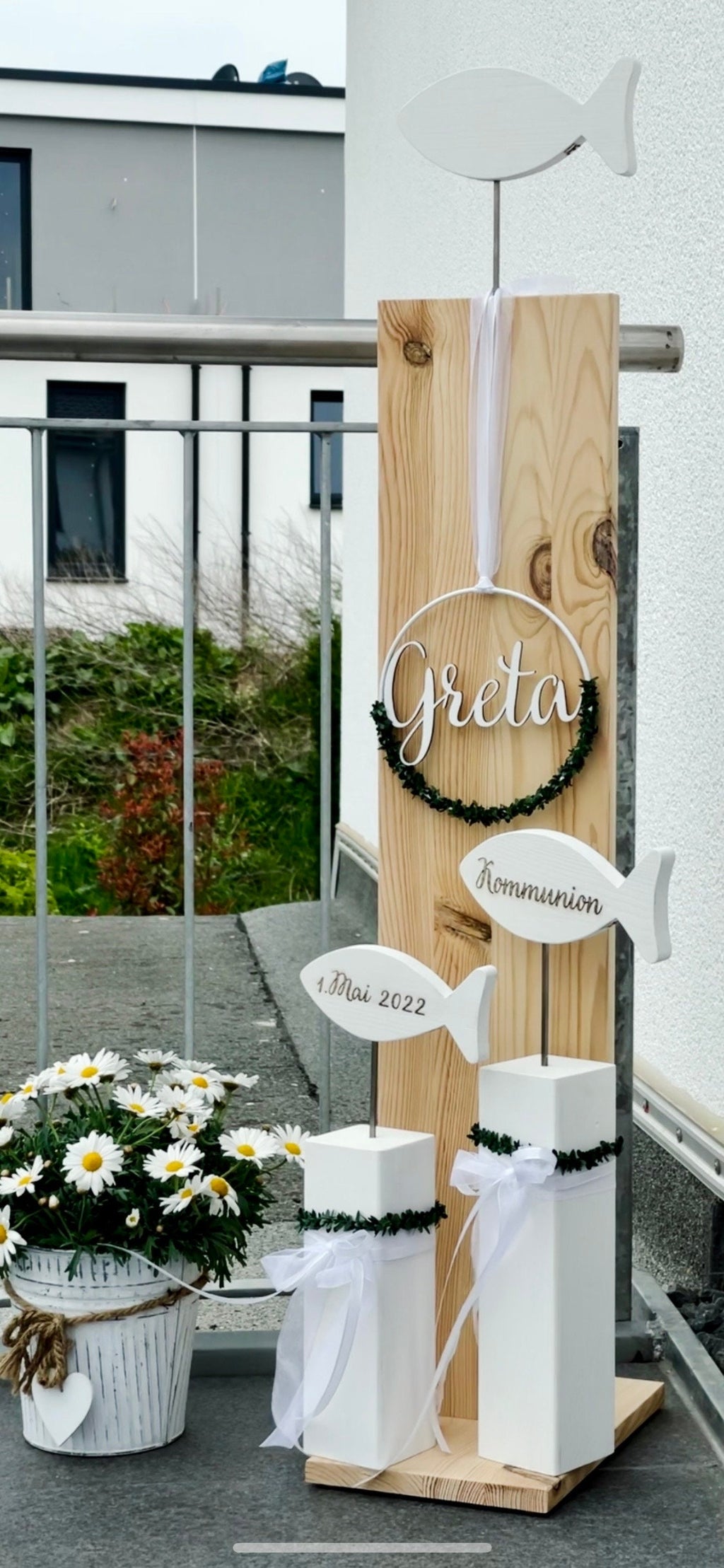 Deko Stelen Set mit Fischen - Taufe, Kommunion & Konfirmation | Personalisierbar mit Namen