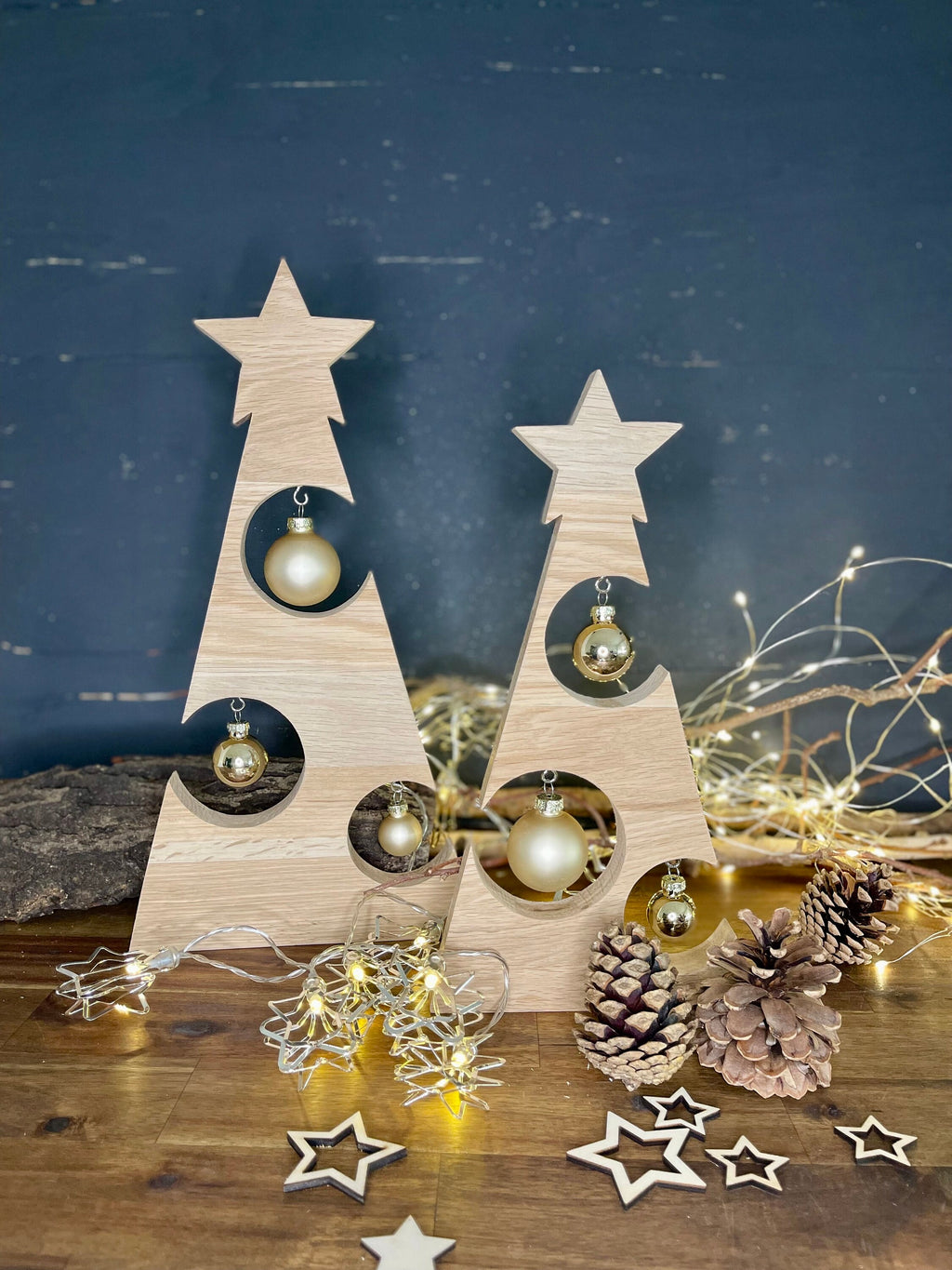 Weihnachtsbaum / Tannenbaum  in 2 Größen aus Eiche, in 2 Größe, einzeln oder als Set (ohne Kugeln, Lichterkette und Deko)