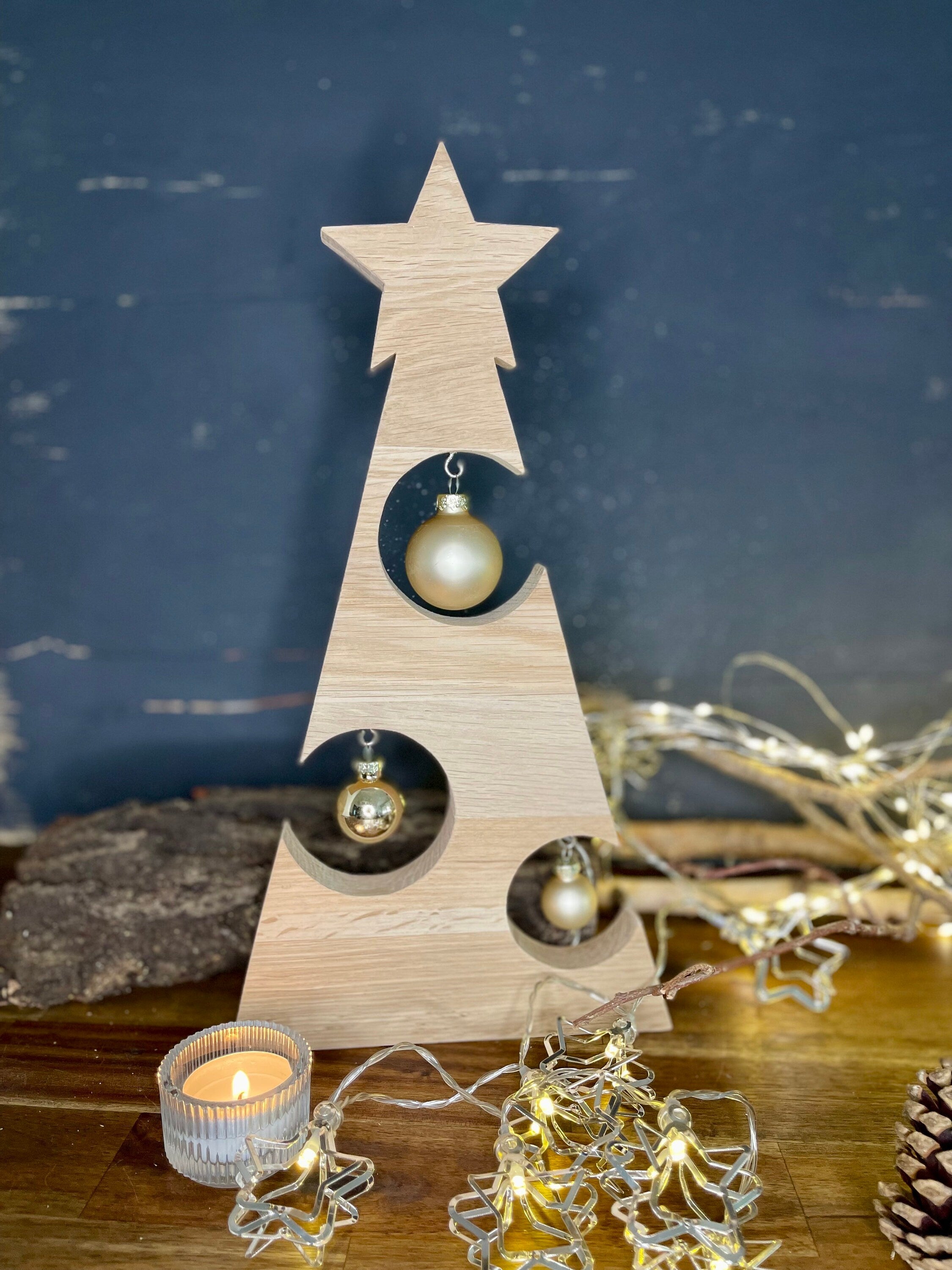 Weihnachtsbaum / Tannenbaum  in 2 Größen aus Eiche, in 2 Größe, einzeln oder als Set (ohne Kugeln, Lichterkette und Deko)