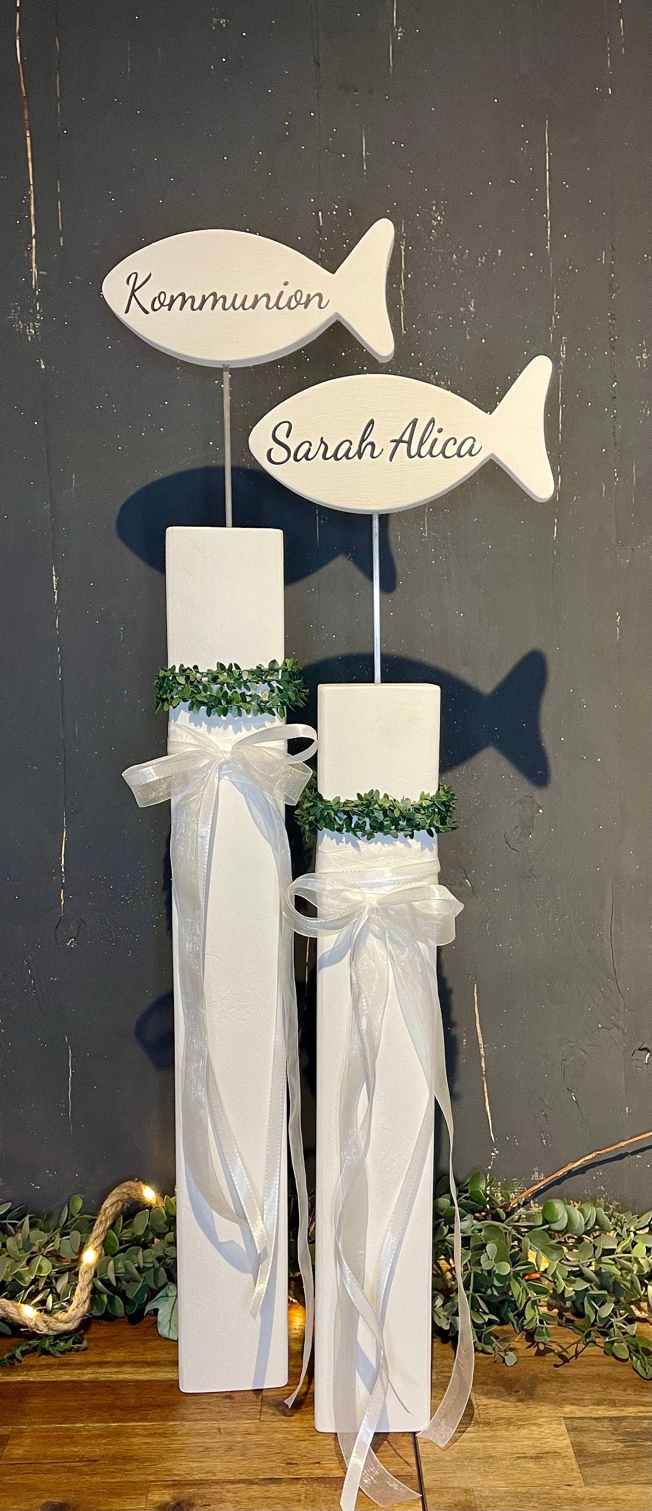 Stele XL mit Fisch zur Taufe & Kommunion - Mit Kränzchen & Schleife in 2 Größen
