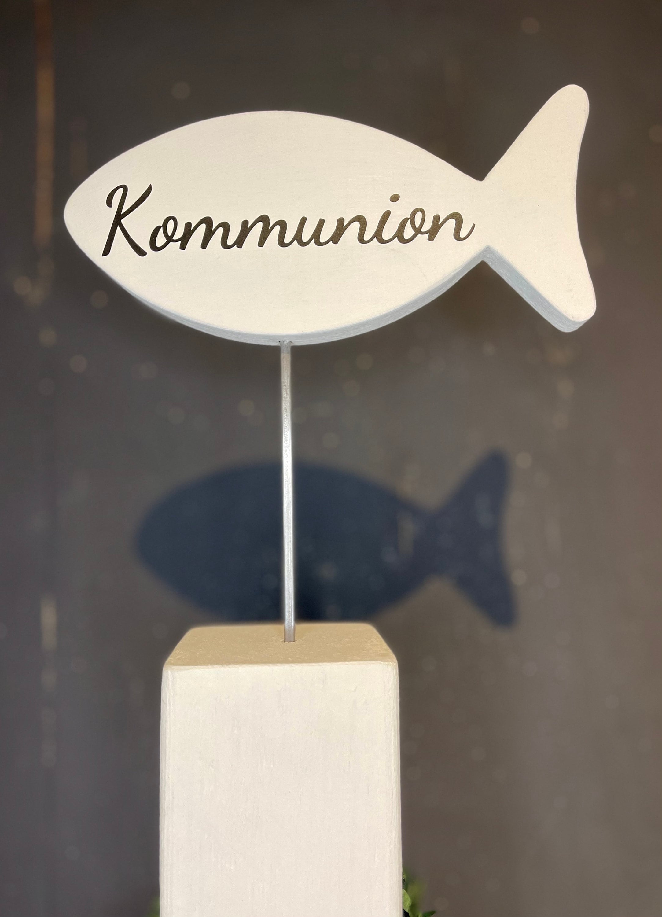 Stele XL mit Fisch zur Taufe & Kommunion - Mit Kränzchen & Schleife in 2 Größen