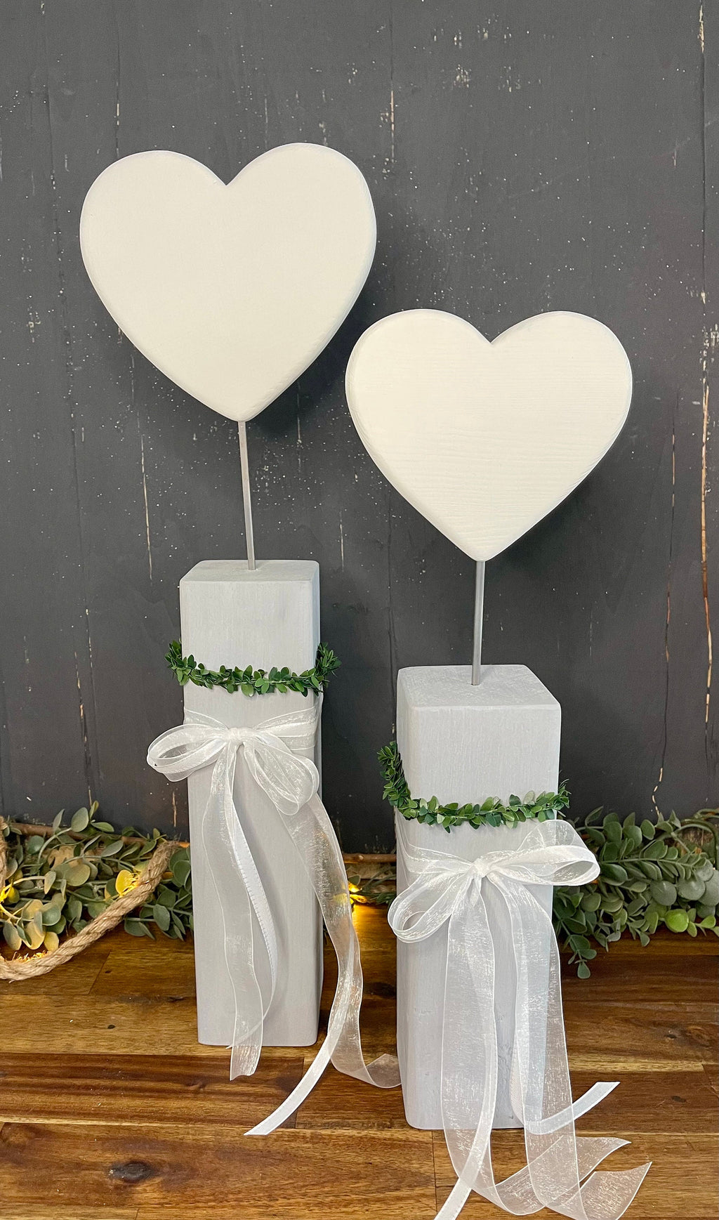 Herz Deko Stele Set zur Taufe & Kommunion - Komplett mit Kranz & Lichterkette