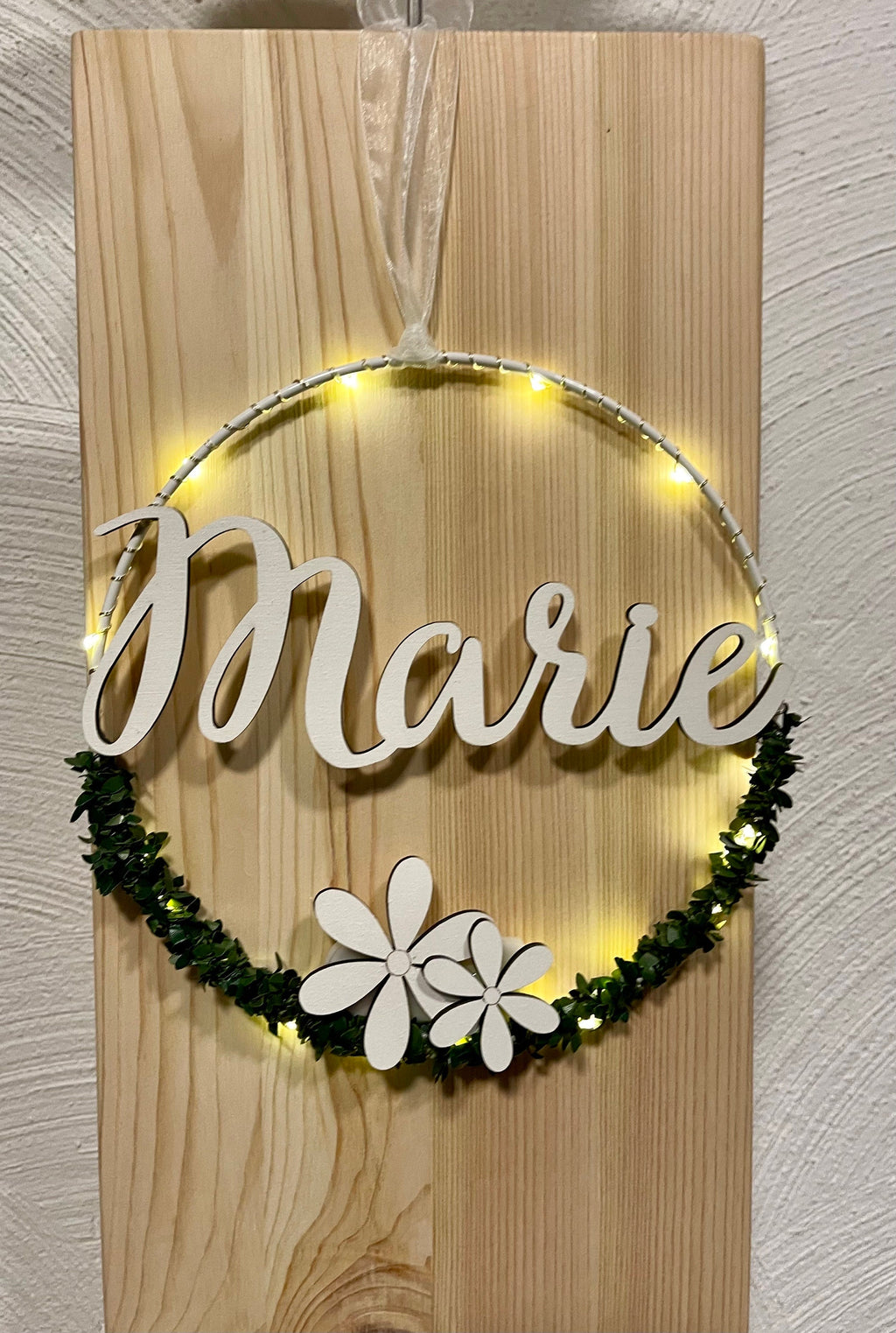 Türkranz mit Namen zur Taufe, Kommunion & Konfirmation - Personalisiert mit Lichterkette