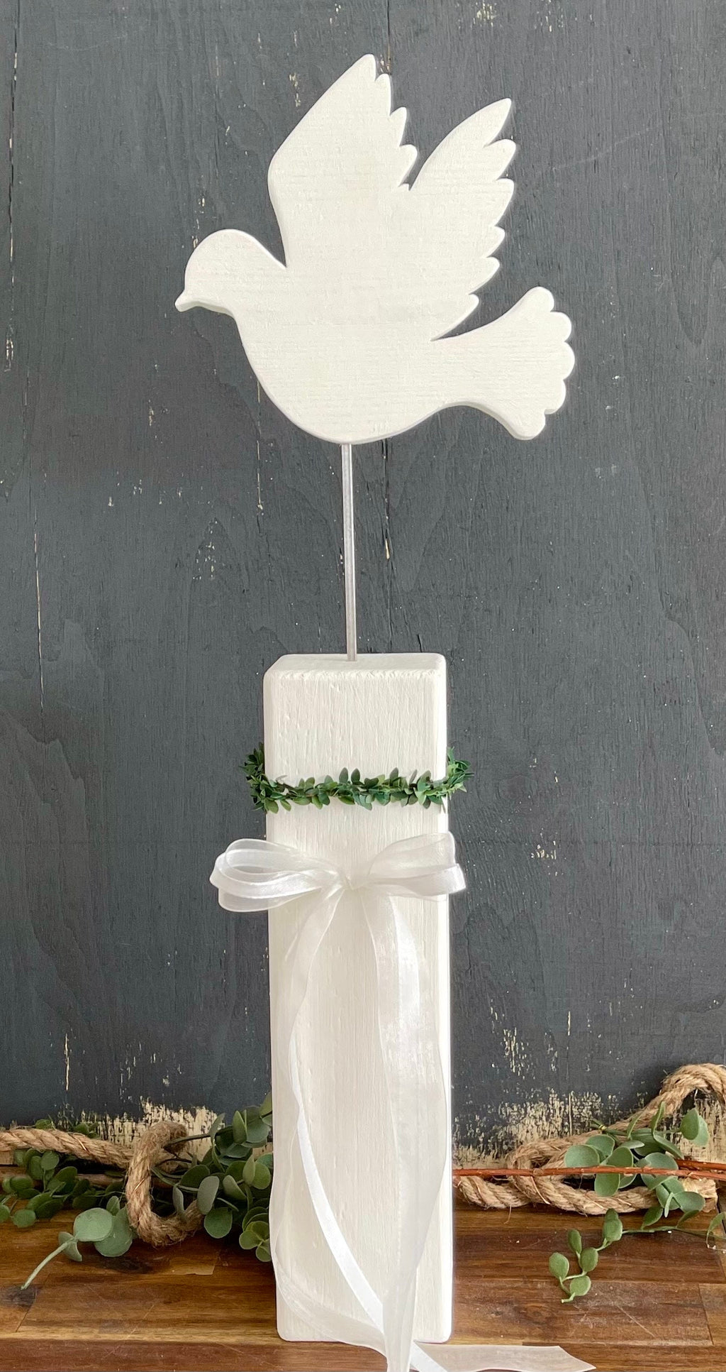 Stele mit Taube zur Taufe & Kommunion - Handgefertigt aus Holz