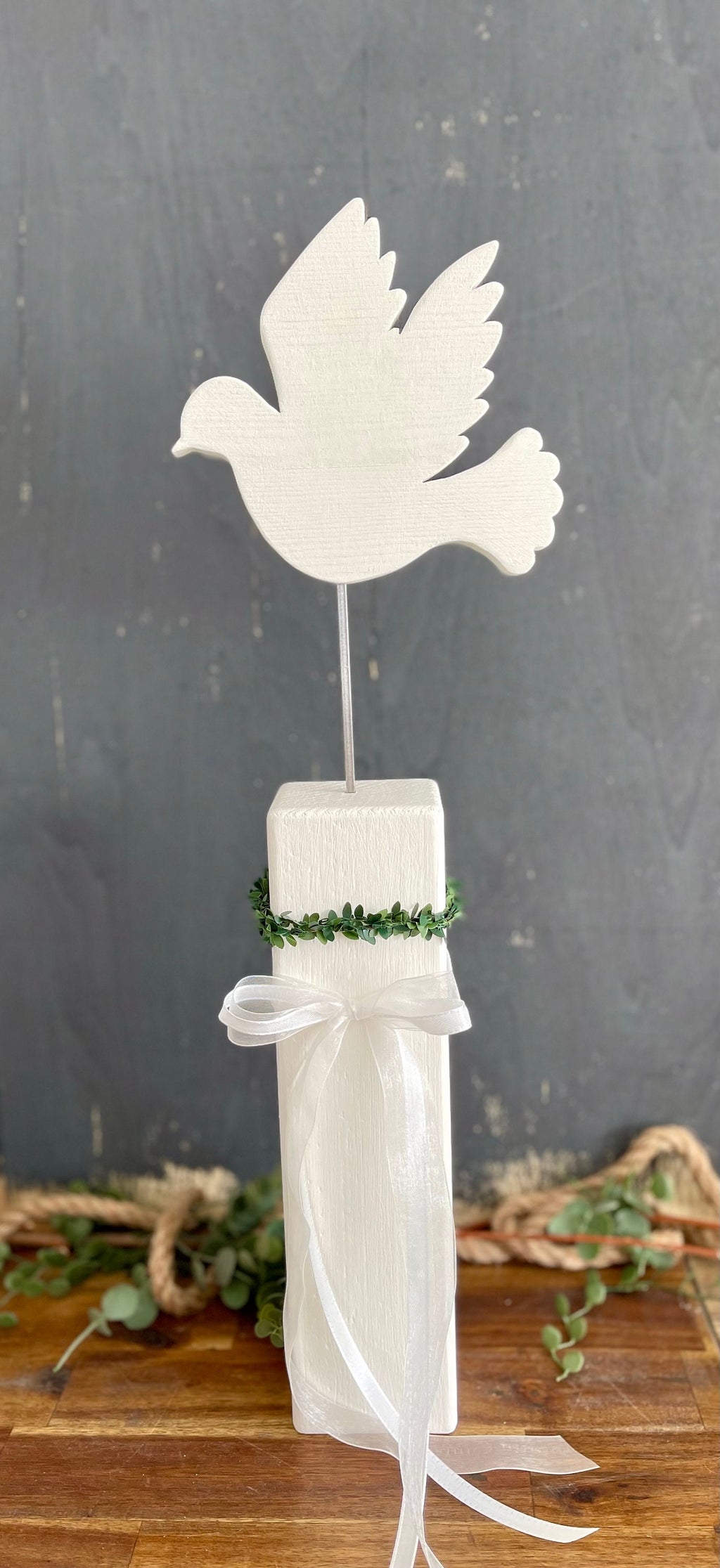 Stele mit Taube zur Taufe & Kommunion - Handgefertigt aus Holz