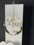 Herz Deko Stele Set zur Taufe & Kommunion - Komplett mit Kranz & Lichterkette