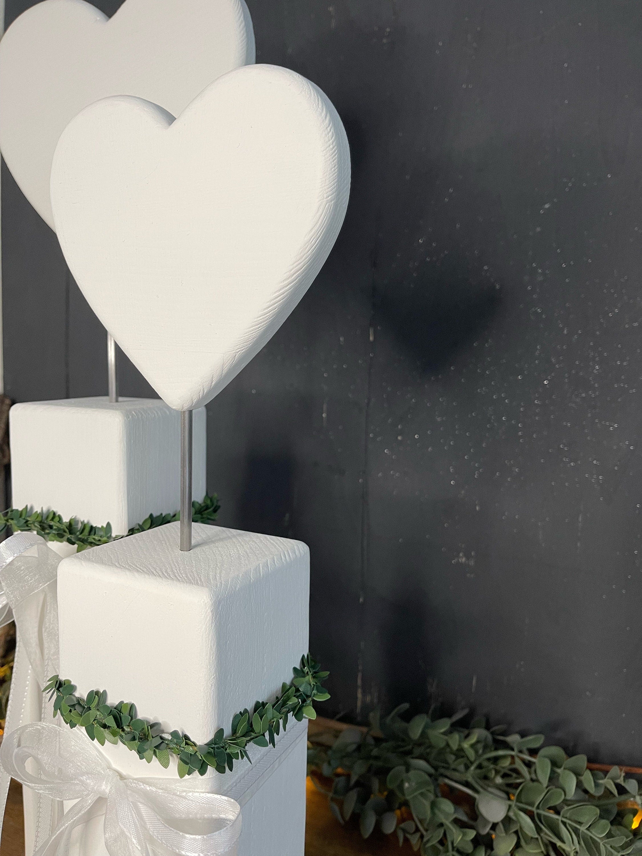 Herz Deko Stele Set zur Taufe & Kommunion - Komplett mit Kranz & Lichterkette