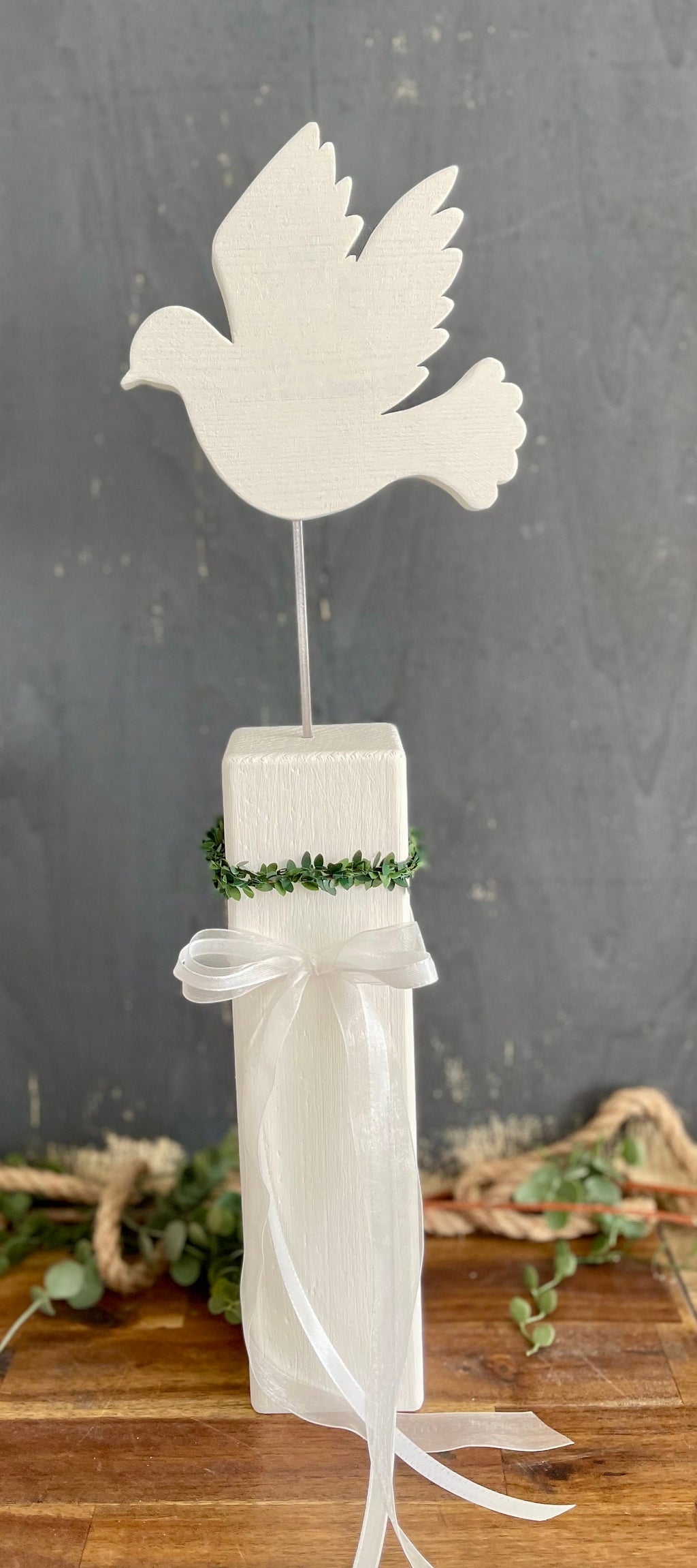 Stele mit Taube zur Taufe & Kommunion - Handgefertigt aus Holz