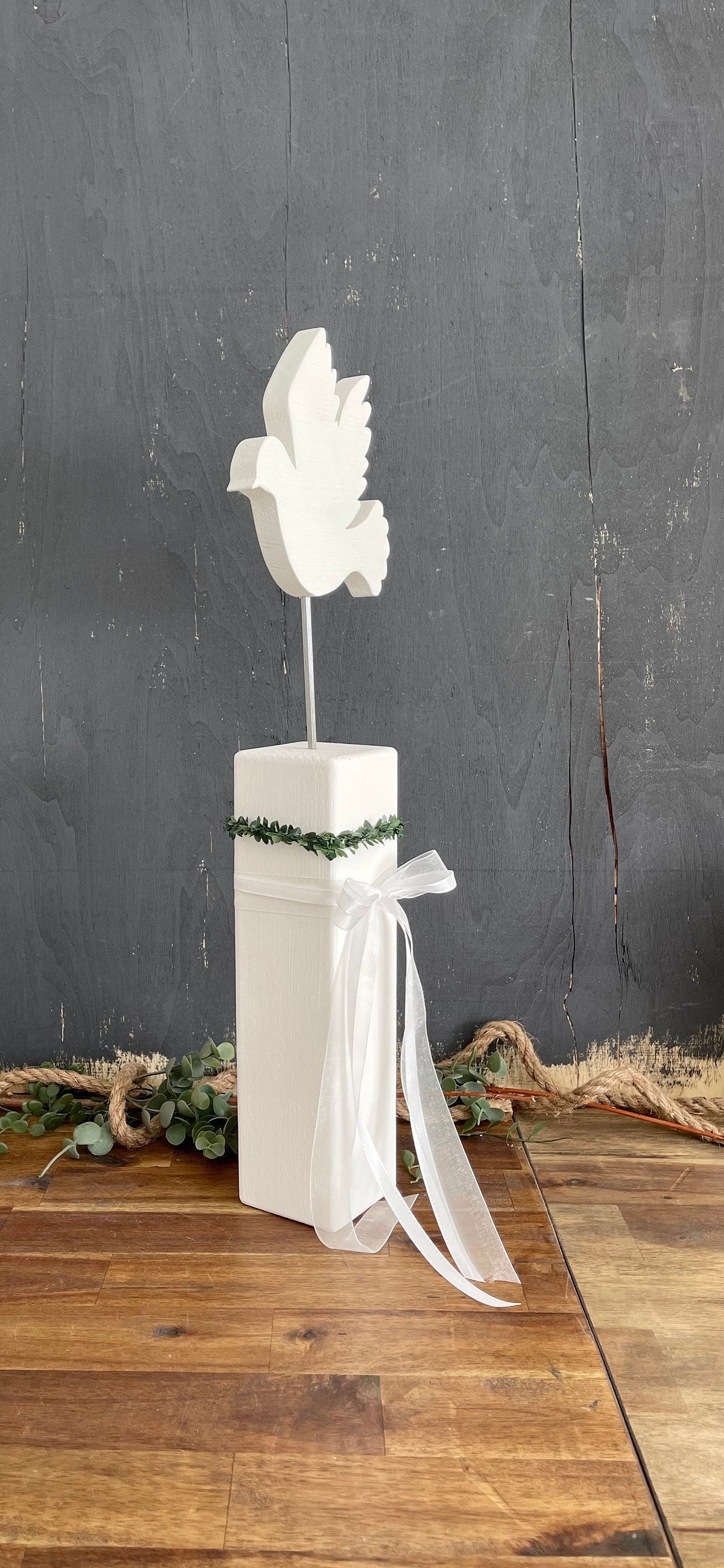 Stele mit Taube zur Taufe & Kommunion - Handgefertigt aus Holz