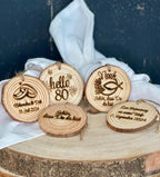 Gastgeschenke Tischkarte aus Holz - Personalisiert für Taufe, Kommunion & Hochzeit