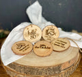 Gastgeschenke Tischkarte aus Holz - Personalisiert für Taufe, Kommunion & Hochzeit