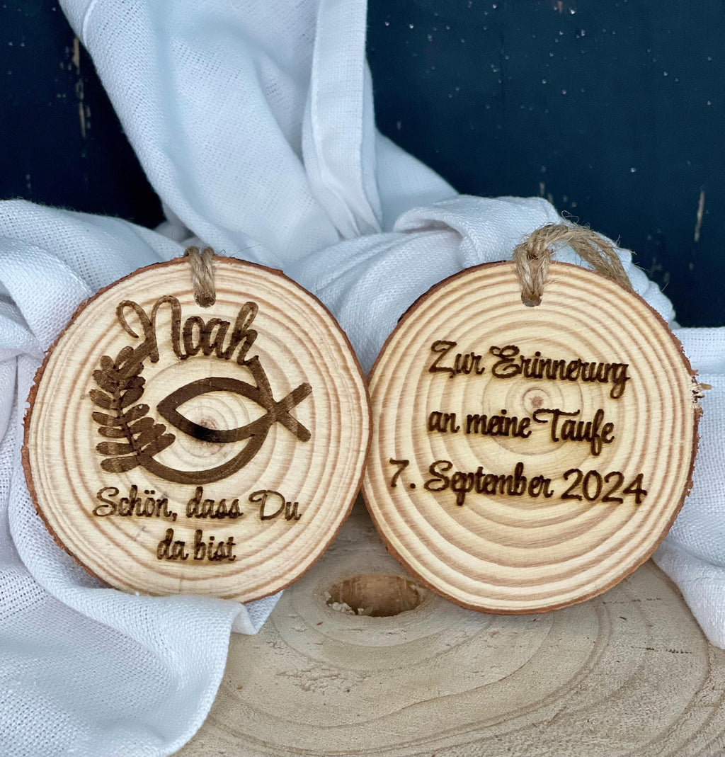 Gastgeschenke Tischkarte aus Holz - Personalisiert für Taufe, Kommunion & Hochzeit