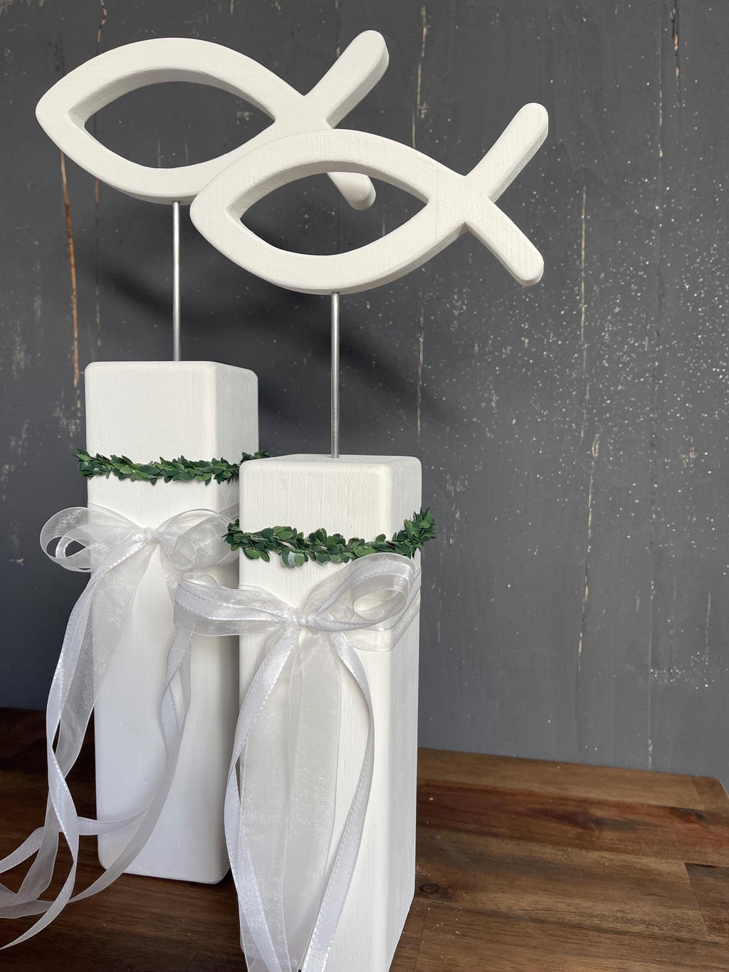 Holzstele mit Jesusfisch zur Taufe & Kommunion - Handgefertigt in 2 Größen