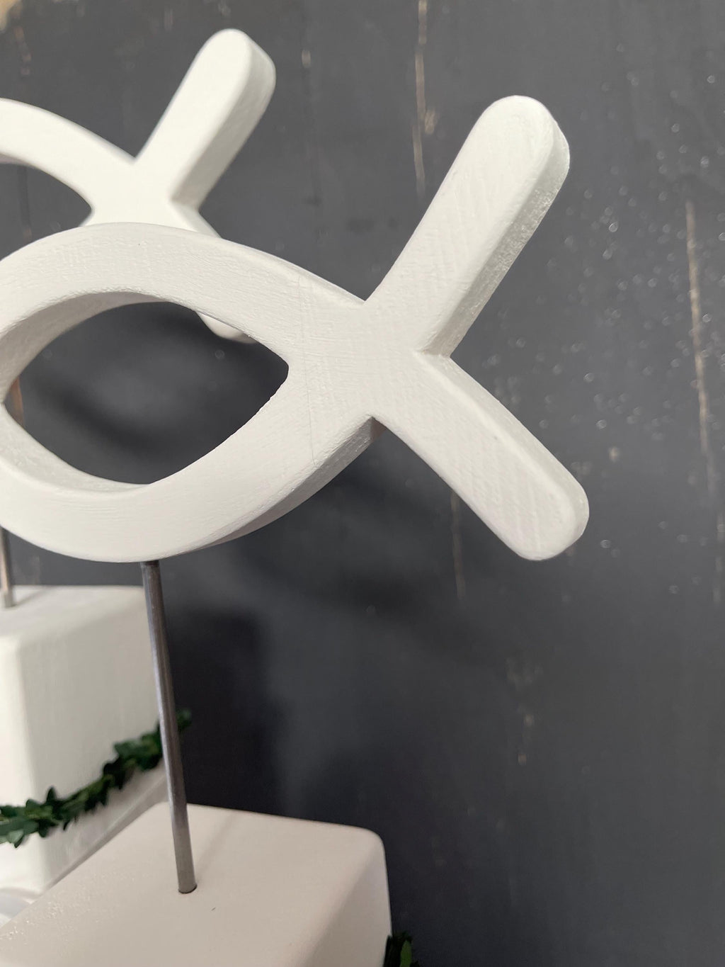 Holzstele mit Jesusfisch zur Taufe & Kommunion - Handgefertigt in 2 Größen